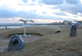 明石大蔵海岸 慰霊モニュメント